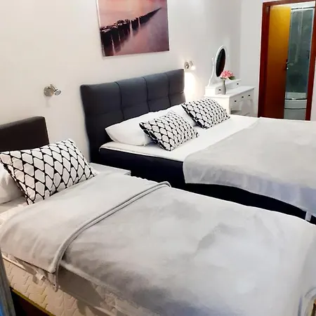 Ani 1 * Gradac (Split-Dalmatia)