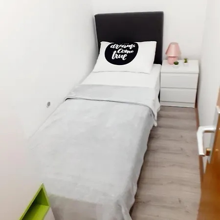 Ani 1 Apartment *