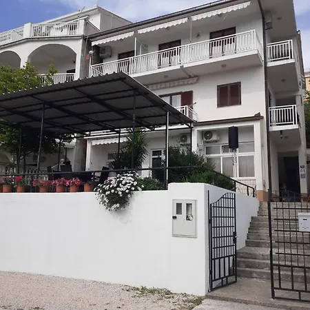 Ani 1 * Gradac (Split-Dalmatia)