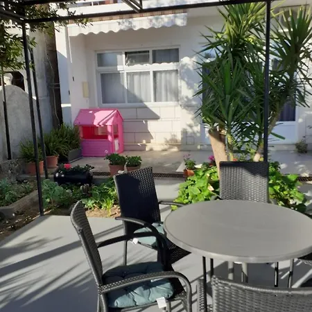 Ani 1 Apartment Gradac (Split-Dalmatia)