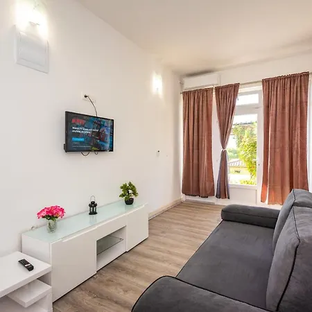 Apartment Ani 1 Gradac (Split-Dalmatia)