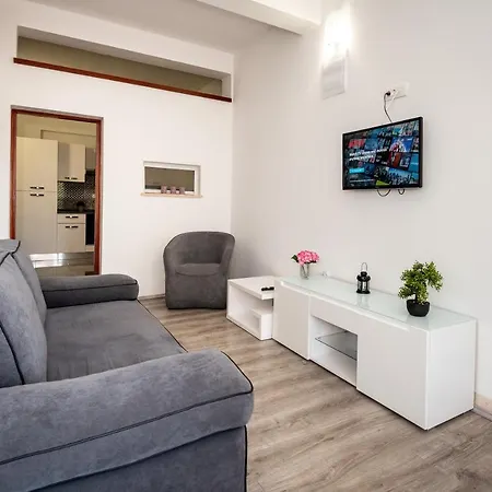 Ani 1 * Gradac (Split-Dalmatia)