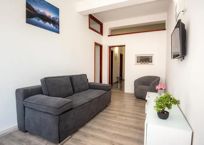 Ani 1 * Gradac (Split-Dalmatia)