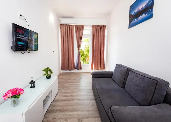 Διαμέρισμα Ani 1 *