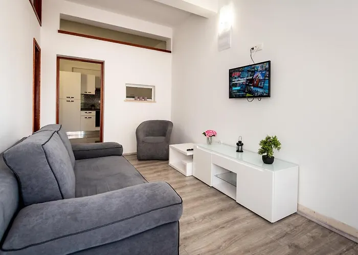 Ani 1 * Gradac (Split-Dalmatia)